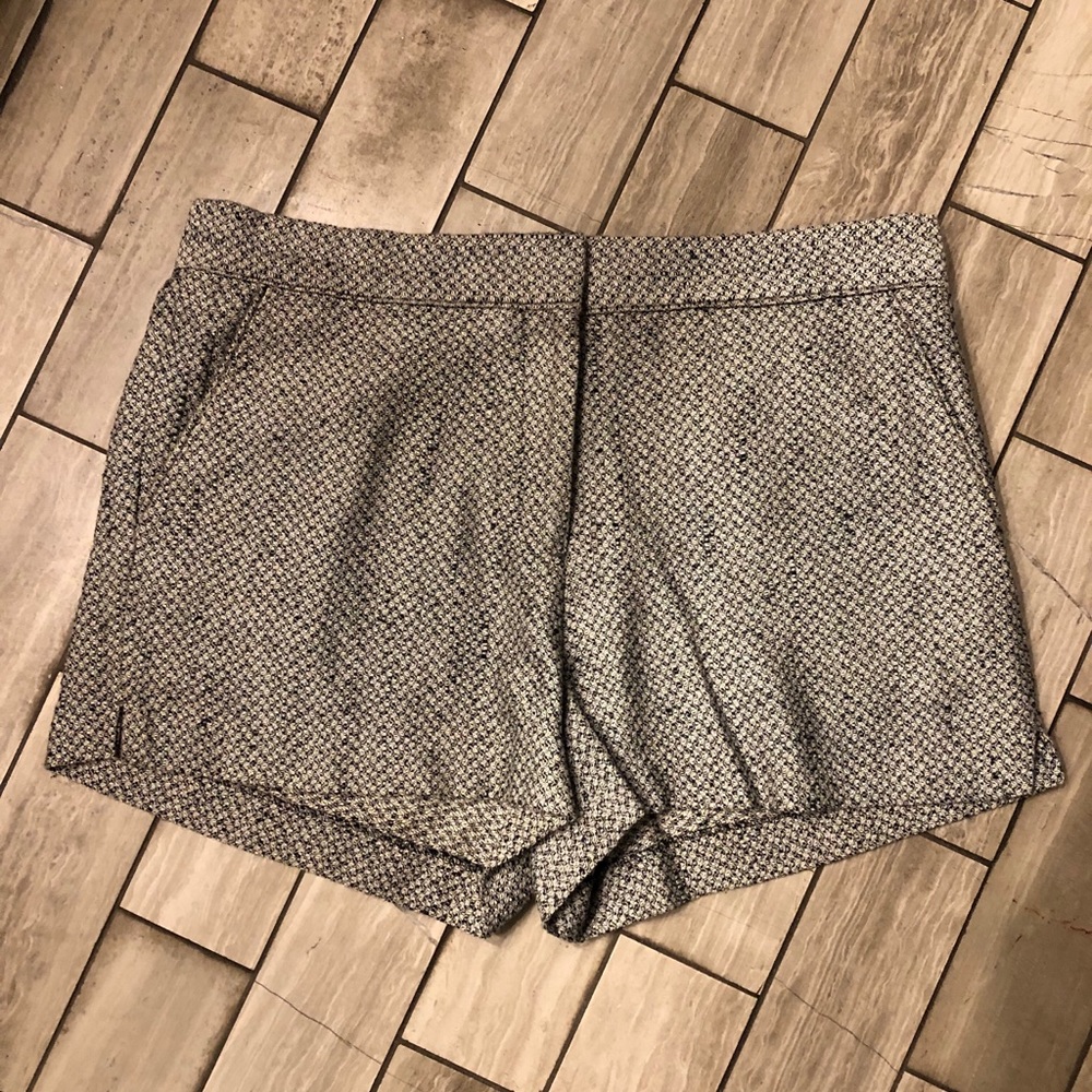Billy Reid size 4 black white short